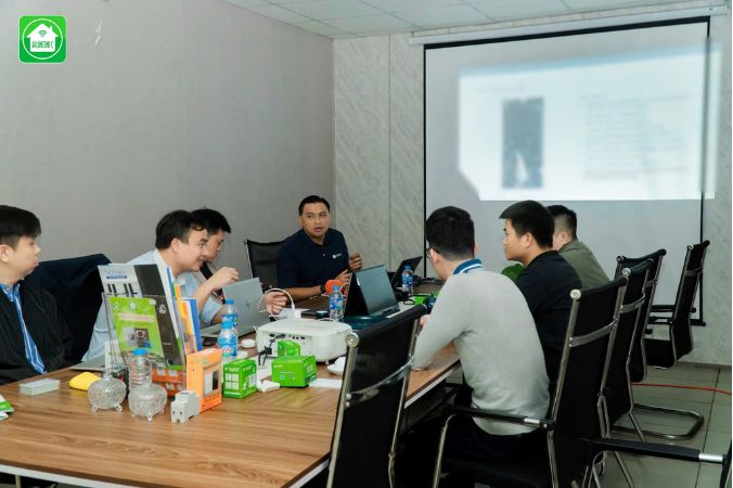 Hunonic đón tiếp đối tác công nghệ từ Singapore họp bàn về chiến lược công nghệ 2025 2 đón tiếp đối tác singapo
